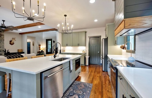 Cooleys Rift Maison | Private Lake! Waterfalls! Hiking Trails in Sewanee