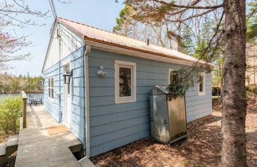Halifax County Maison | Private Lakefront Escape - Swim, Sip Wine & Stargaze