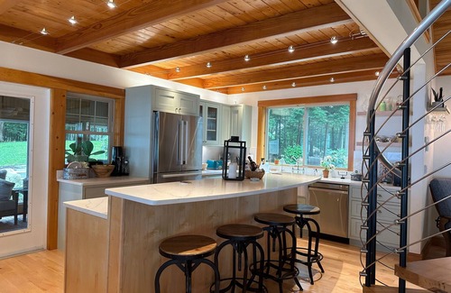 South Casco Maison | Private Lakefront Estate with 180 Degree Views
