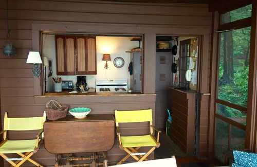 Trumansburg Cottage | Renseignez-vous sur les week-ends d'automne Forfaits spéciaux disponibles