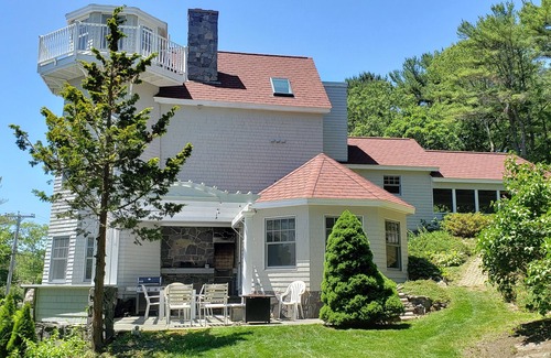 Kittery Point Maison | Private Lighthouse at Waterfront Chauncey Creek