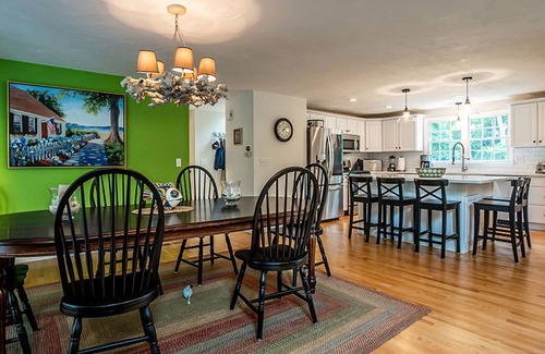 Campground Landing Maison | Private Location - Heated Salt Water Pool - Walk to Campground Beach