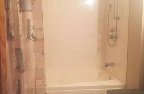 Frankfort Appartement | Espace public privé de 2 chambres à coucher.