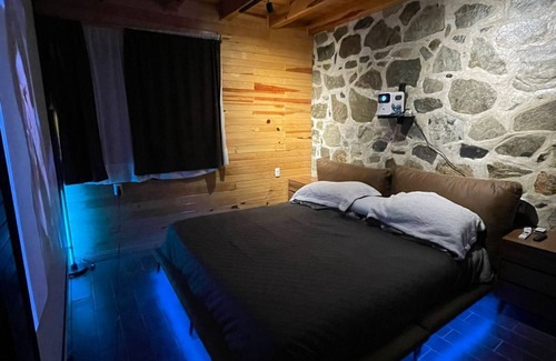 Mazamitla Cabine | Private Luxury Cabin with Home Cinema - Escape to the Mountains of Mazamitla!