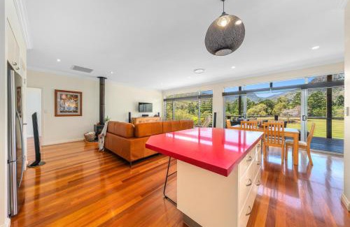 Lamington Maison | Private luxury in the mountains with running creek