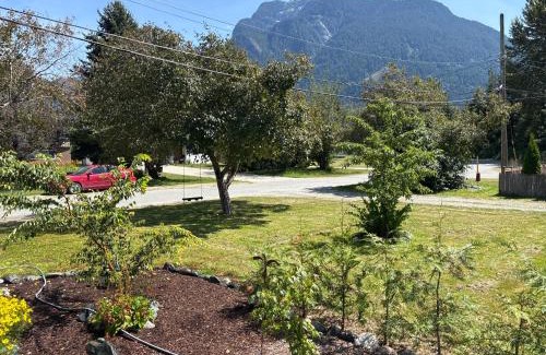 Hope Maison | Private Luxury Relaxing HOME w BBQ & Gas Fire-pit
