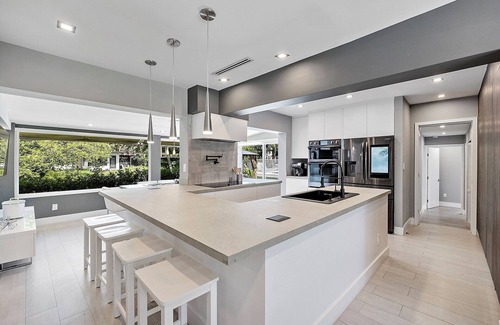 Downtown Fort Lauderdale Maison | Private Luxury SE Fort Lauderdale Peninsula with Large, Heated Pool and Dock