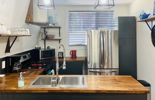 BX Maison | Private Middleton Mountain Chalet Bungalow. Pet Friendly W/amazing Views