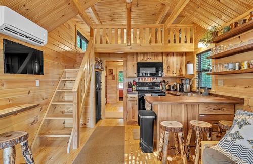 Jay Cabine | Private, Modern Log Cabin @ The Woodshed Lodge; Pet Friendly; Sleep 6