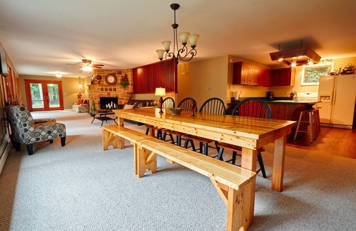 Loudonville Maison | Privé Mohican Riverfront 4 Chambres Chauffage au gaz / Cheminée / Air Central