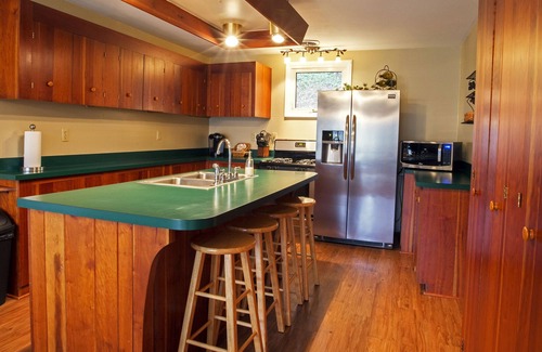 Loudonville Maison | Privé Mohican Riverfront 4 Chambres Chauffage au gaz / Cheminée / Air Central