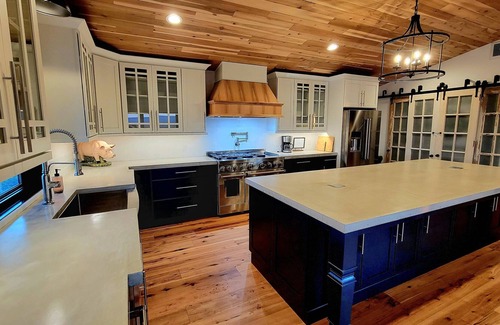 Mt. Bethel Cabine | Private Mountain Cabin on 200 Acre Farm - Delaware Water Gap