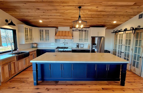 Mt. Bethel Cabine | Private Mountain Cabin on 200 Acre Farm - Delaware Water Gap