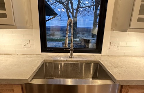 Mt. Bethel Cabine | Private Mountain Cabin on 200 Acre Farm - Delaware Water Gap