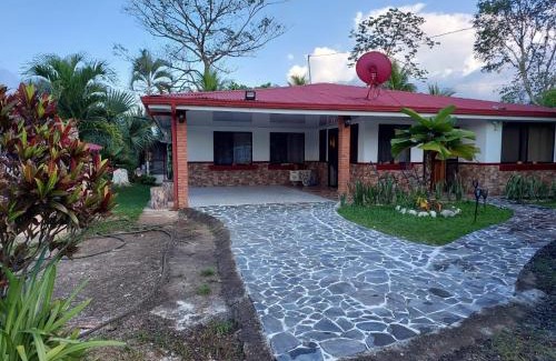 Garabito Maison | Private Mountain House With a Pool