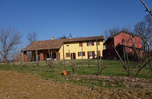 Borgonovo Val Tidone Cottage | Private Nature Escape on 3 Hectares of Serenity