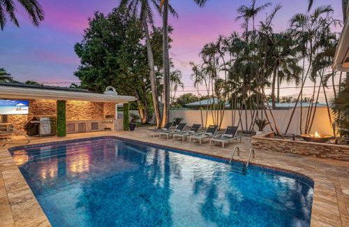 Harbor Beach Maison | Private neighborhood Heated Pool Lush Surroundings Harbor Key RESlDENCES