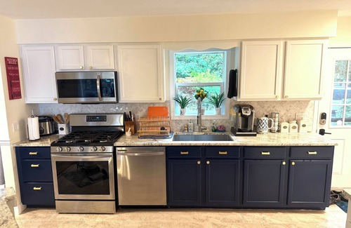 New Durham Maison | Private NH Waterfront Retreat – Hot Tub, Dog Friendly, Family & Remote Work