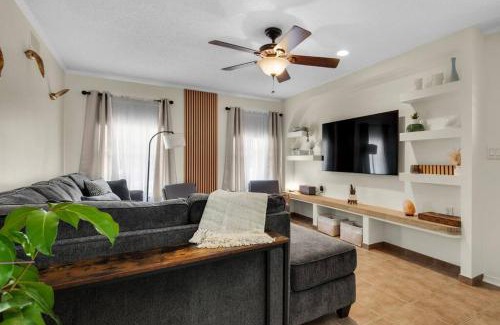 Northeast Pensacola Maison | Private oasis, Pool, Downtown PNS & Beach 3BR-2,5BT