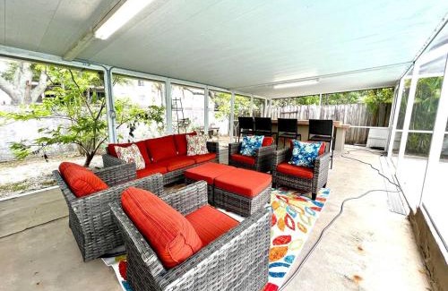 Town 'n' Country Maison | Private Oasis Retreat Heated Pool Hot Tub Beaches