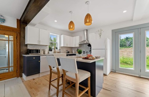 Lower Rose Bay Maison | Private Oceanfront Beach House