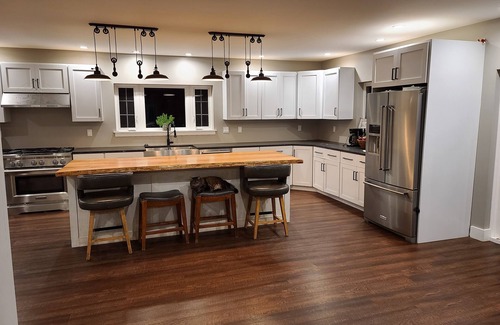 Hillsgrove Cabine | Private Outdoor Escape on Bear Mountain