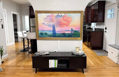 South Boston Maison | Charming 4-bedroom house with DRIVEWAY parking in South Boston.