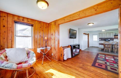 Tefft Maison | Private Patios and Sunset Views Francesville Home