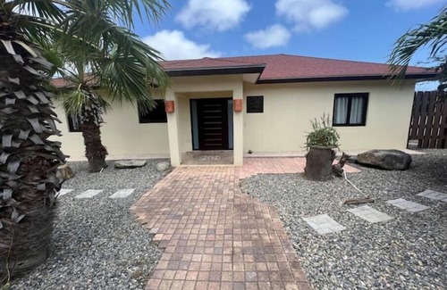 Oranjestad Maison | Private Peaceful Paradise on One Happy Island