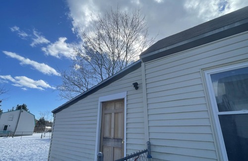 Derry Maison | Private Pet Friendly Single Family Home