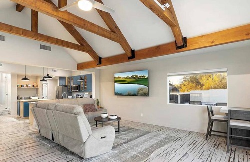 Desert View Village Maison | Private Pickleball Court, Pool heat, Spa & Fire Pit ++
