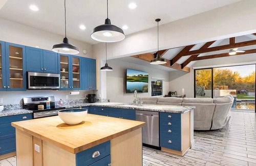 Desert View Village Maison | Private Pickleball Court, Pool heat, Spa & Fire Pit ++