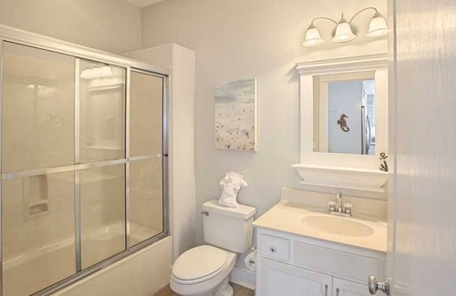 Village of Sugar Beach Maison | HEATED* Private Pool ☀️ 600ft to Beach | Peek-a-boo Ocean View ☀️ Sugar Shack