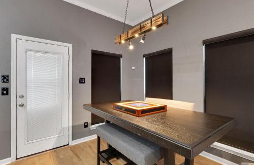 Wellborn Maison | Private Pool and Hot Tub Wild Horse Home!