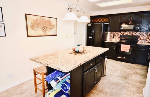 San Antonio Maison | PISCINE PRIVÉE & CABANA! Table de billard / grill / spacieux yd! Emplacement Conv! SLEEPS 17!
