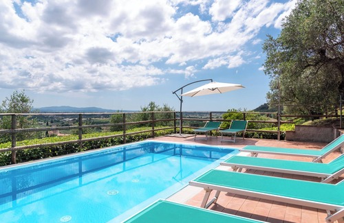 Calci Villa | PRIVATE POOL - FARMHOUSE FATTORIA LA PIEVE - VILLA OLEANDRO, 8 Km from Pisa
