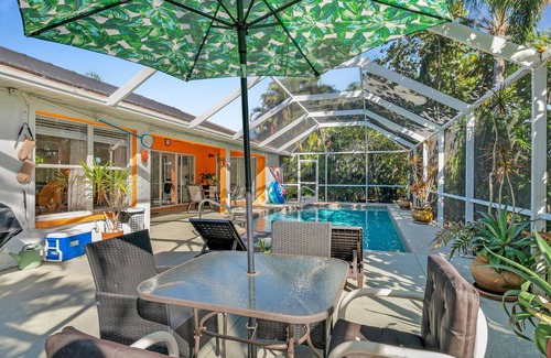 Caloosahatchee Maison | Private Pool Home in Cape Coral with Mini Golf & Relaxing Lanai