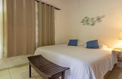 Las Olas Beach Community Maison | Private Pool in Jungle, near beach: Casa Tranquila