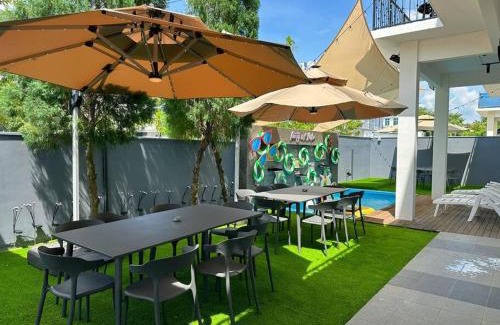 Taman Mount Austin Maison | Private Pool Modern Holiday Home Mount Austin JB