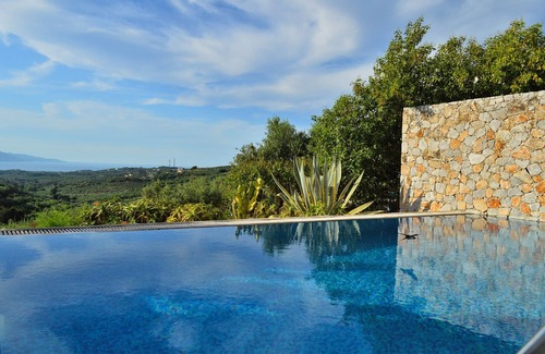 Platanias Villa | Piscine privée ★ Cuisine extérieure + BBQ ★ Vue sur la mer