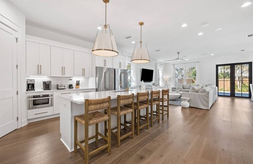 Seagrove Beach Maison | Private Pool, Spa, LSV, & Bikes! Steps to Beach! Sleeps 20!