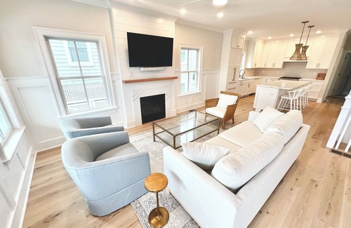 Gardens Maison | STUNNING Single-family, new construction with PRIVATE POOL - close to beach!