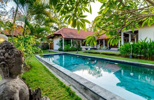 Jimbaran Bay Villa | Villa avec piscine privée et jardin immense!