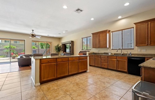 Power Ranch Maison | Private Pool with Waterslide, Playground & Tons of Games |Gilbert |Bell Bank Park |Schnepf farms