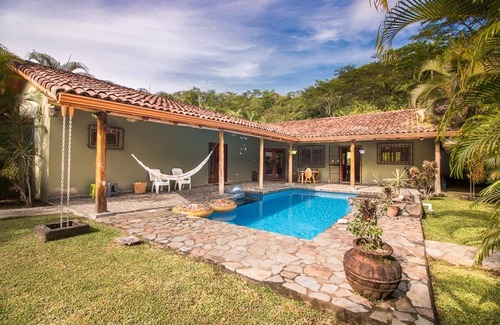 Playa Hermosa Maison | Piscine privée et jardin ~ Escapade isolée ~ Minutes de la plage
