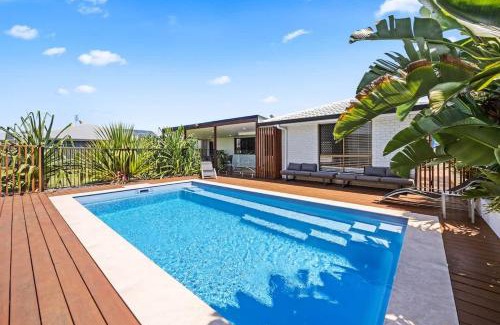 Point Vernon Maison | Private Poolside Paradise -PoolBar - Walk to Beach