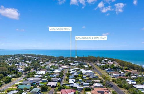 Point Vernon Maison | Private Poolside Paradise -PoolBar - Walk to Beach