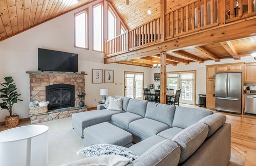 Port Royal Cabine | Private property + Hot tub + King bed + Game Room + Toy Room