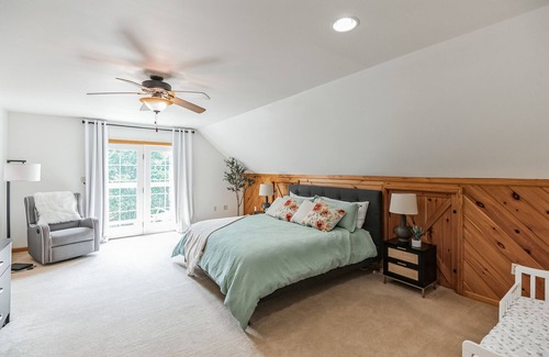 Port Royal Cabine | Private property + Hot tub + King bed + Game Room + Toy Room