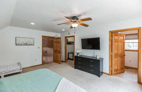 Port Royal Cabine | Private property + Hot tub + King bed + Game Room + Toy Room